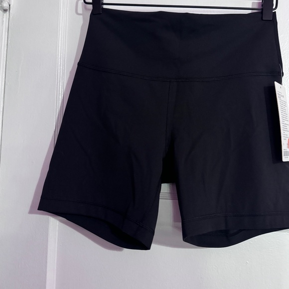 High-Rise Short - Picture 5 of 6